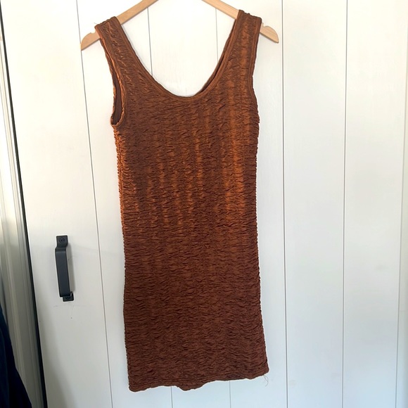 Brown coloured dinner kinda dress. Fully stretchable and very comfy to wear - Picture 4 of 4